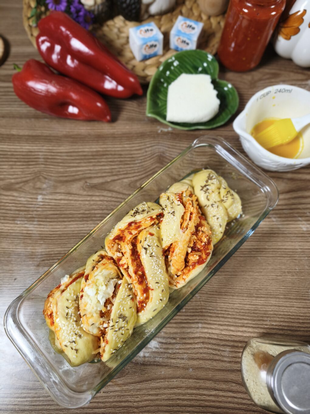 Slana babka sa ajvarom i sirom