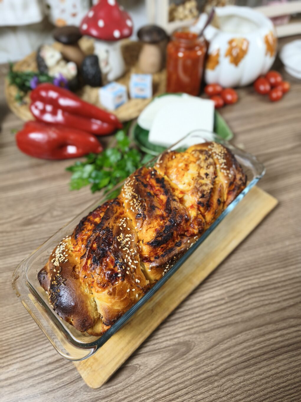Slana babka sa ajvarom i sirom