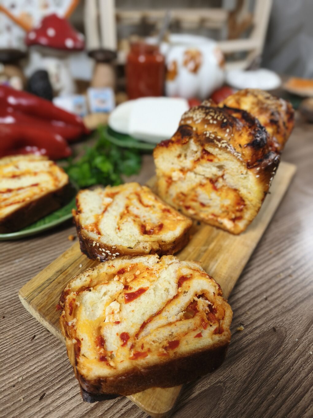 Slana babka sa ajvarom i sirom
